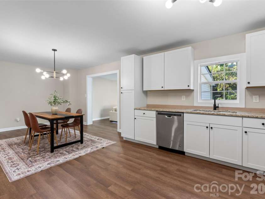 5316 Rupert Lane, Charlotte, NC 28215.  MLS# CAR4412155, YatesRealty ID 41790. 