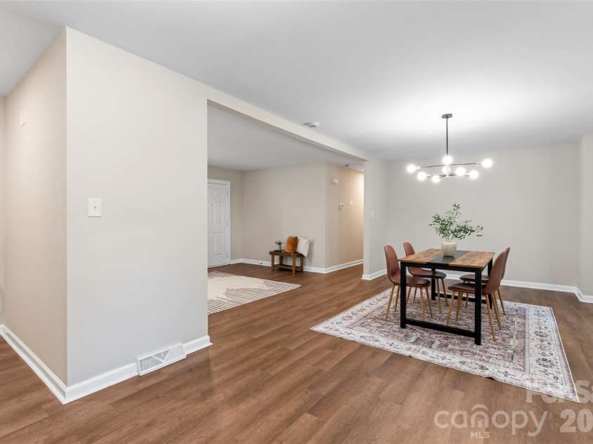 5316 Rupert Lane, Charlotte, NC 28215.  MLS# CAR4412155, YatesRealty ID 41790. 
