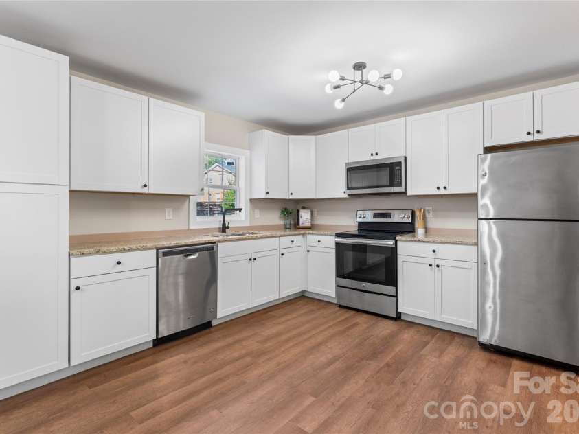 5316 Rupert Lane, Charlotte, NC 28215.  MLS# CAR4412155, YatesRealty ID 41790. 