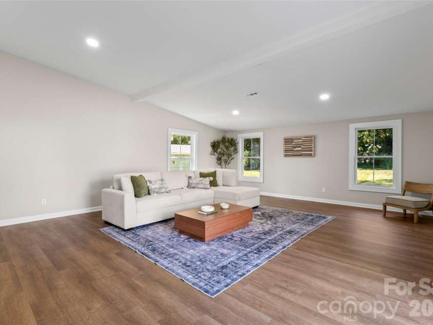 5316 Rupert Lane, Charlotte, NC 28215.  MLS# CAR4412155, YatesRealty ID 41790. 