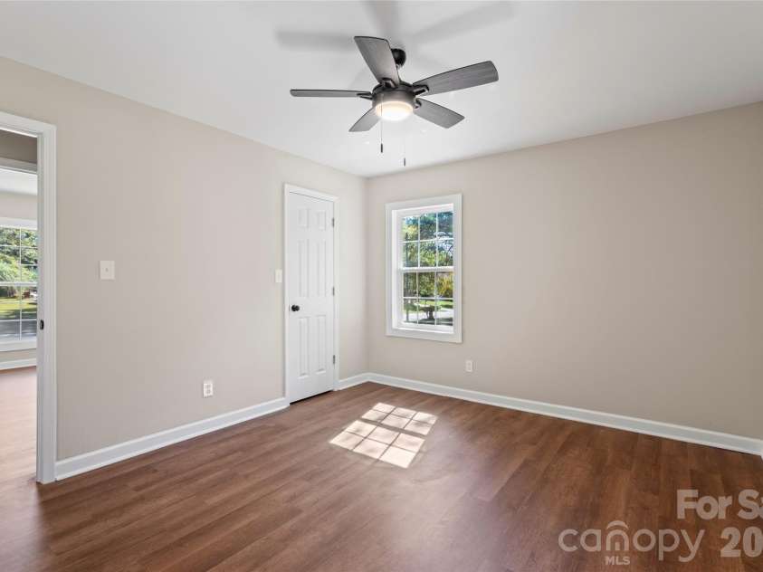 5316 Rupert Lane, Charlotte, NC 28215.  MLS# CAR4412155, YatesRealty ID 41790. 