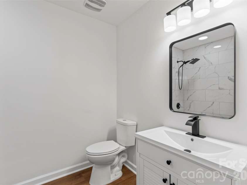 5316 Rupert Lane, Charlotte, NC 28215.  MLS# CAR4412155, YatesRealty ID 41790. 