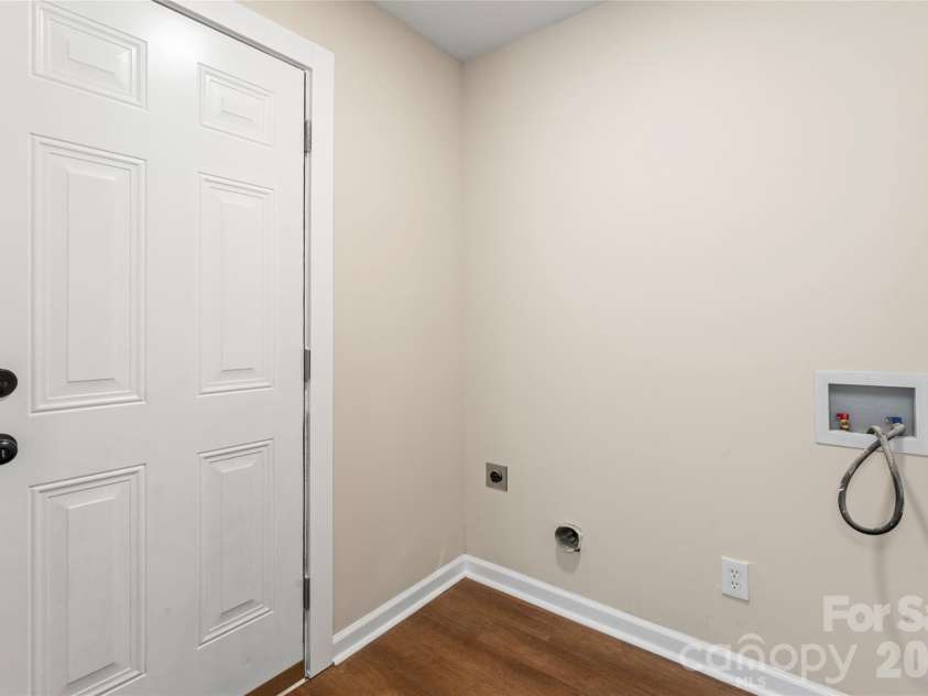 5316 Rupert Lane, Charlotte, NC 28215.  MLS# CAR4412155, YatesRealty ID 41790. 