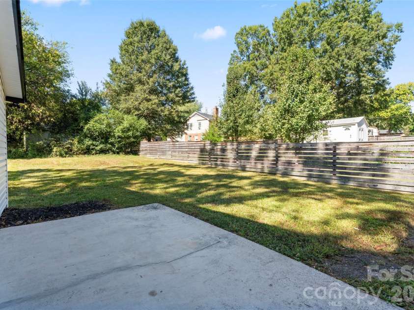 5316 Rupert Lane, Charlotte, NC 28215.  MLS# CAR4412155, YatesRealty ID 41790. 