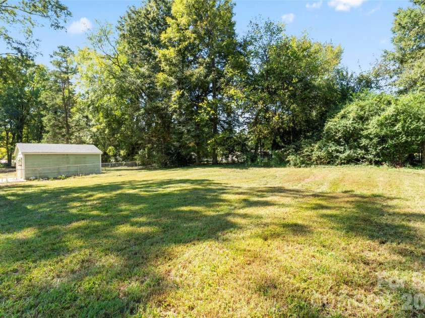5316 Rupert Lane, Charlotte, NC 28215.  MLS# CAR4412155, YatesRealty ID 41790. 