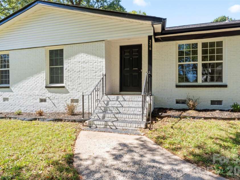 5316 Rupert Lane, Charlotte, NC 28215.  MLS# CAR4412155, YatesRealty ID 41790. 
