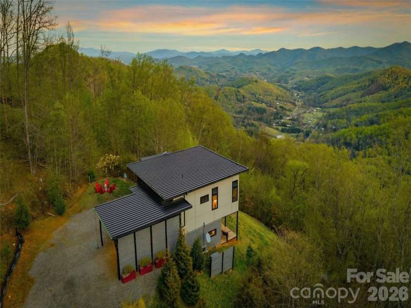 147 Bluff Creek Terrace, Candler, NC 28715.  MLS# CAR4411960, YatesRealty ID 41794. 