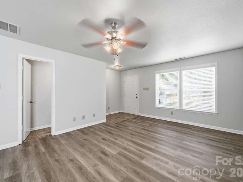 1602 Matthew Allen Circle, Kannapolis, NC 28081.  MLS# CAR4411089, YatesRealty ID 41795. 