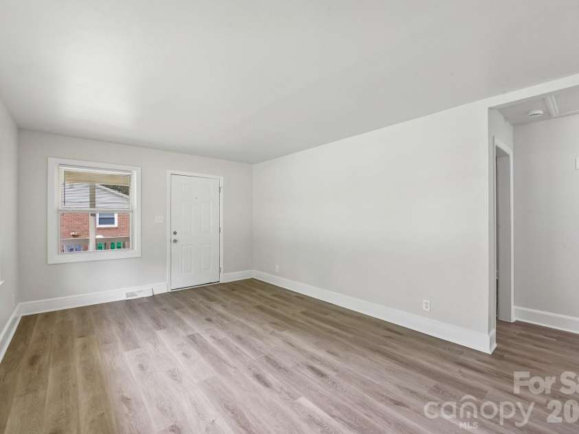 3624 Sargeant Drive, Charlotte, NC 28217.  MLS# CAR4411158, YatesRealty ID 41797. 
