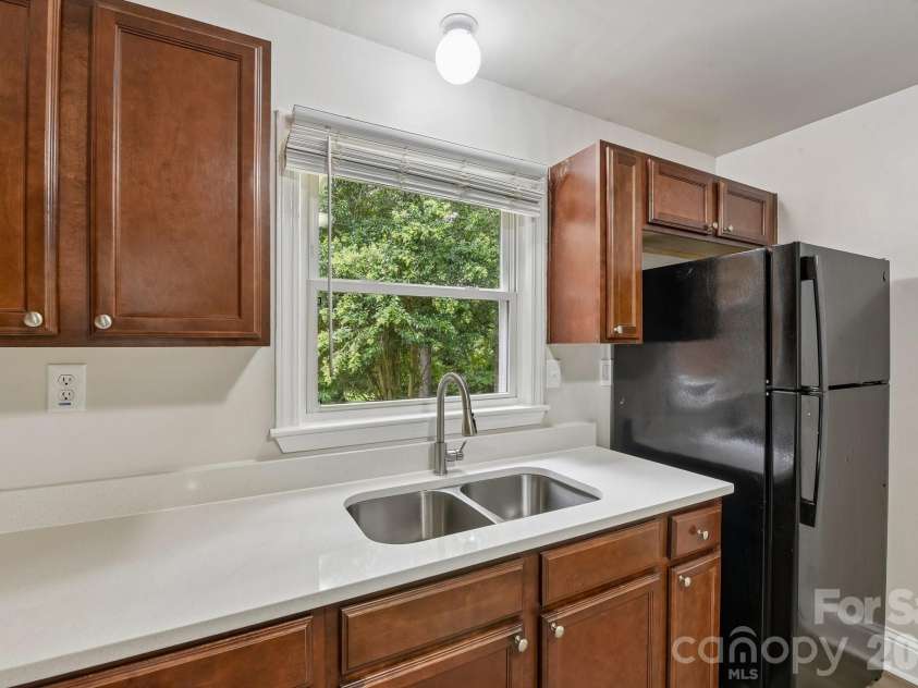 3624 Sargeant Drive, Charlotte, NC 28217.  MLS# CAR4411158, YatesRealty ID 41797. 
