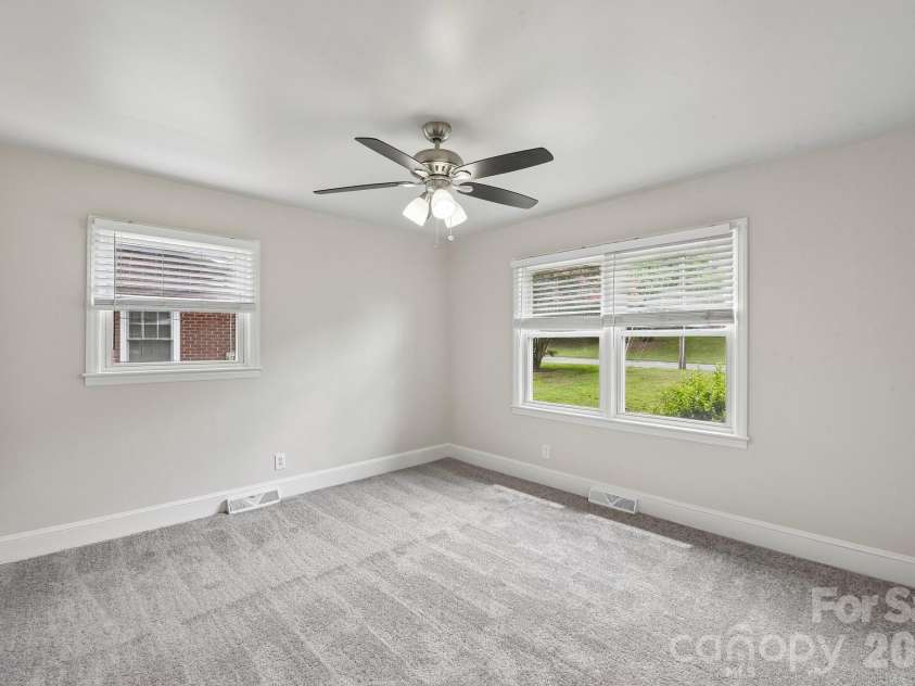 3624 Sargeant Drive, Charlotte, NC 28217.  MLS# CAR4411158, YatesRealty ID 41797. 
