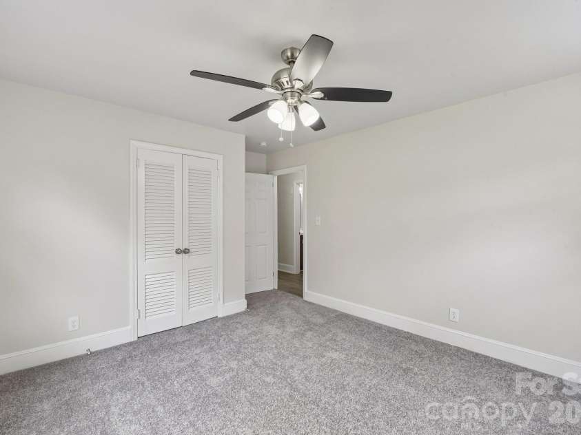 3624 Sargeant Drive, Charlotte, NC 28217.  MLS# CAR4411158, YatesRealty ID 41797. 