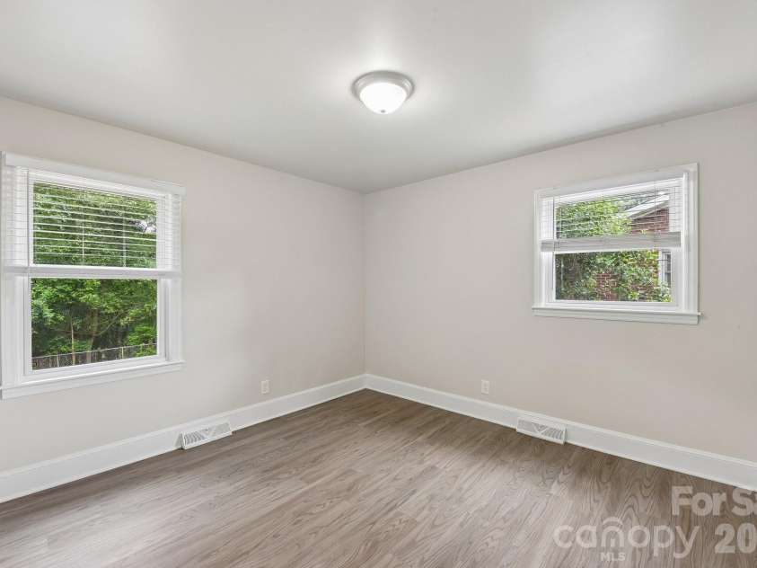 3624 Sargeant Drive, Charlotte, NC 28217.  MLS# CAR4411158, YatesRealty ID 41797. 