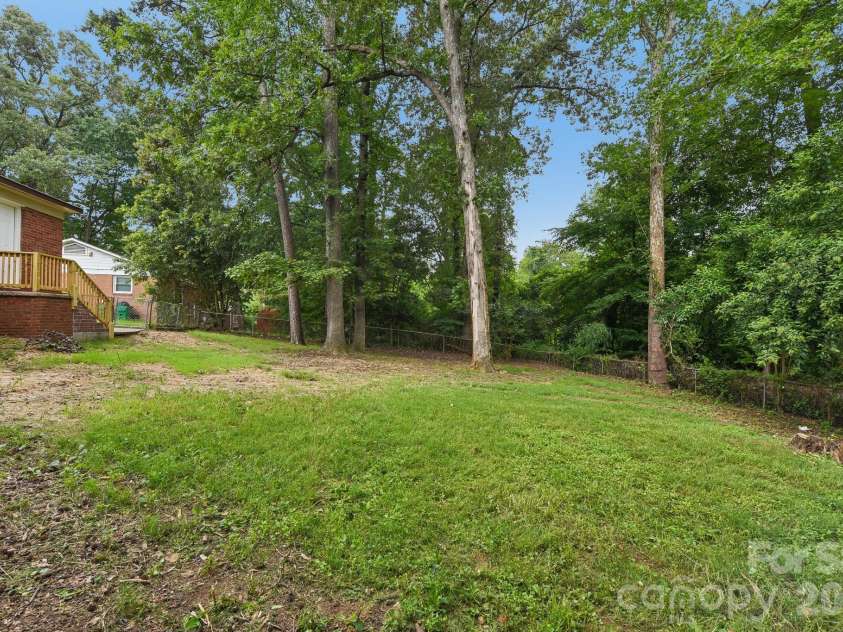 3624 Sargeant Drive, Charlotte, NC 28217.  MLS# CAR4411158, YatesRealty ID 41797. 