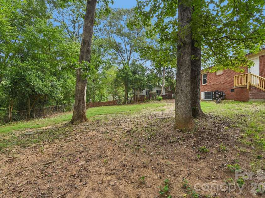 3624 Sargeant Drive, Charlotte, NC 28217.  MLS# CAR4411158, YatesRealty ID 41797. 