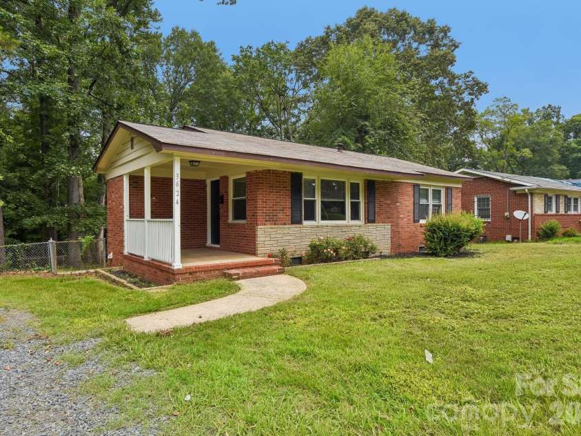 3624 Sargeant Drive, Charlotte, NC 28217.  MLS# CAR4411158, YatesRealty ID 41797. 