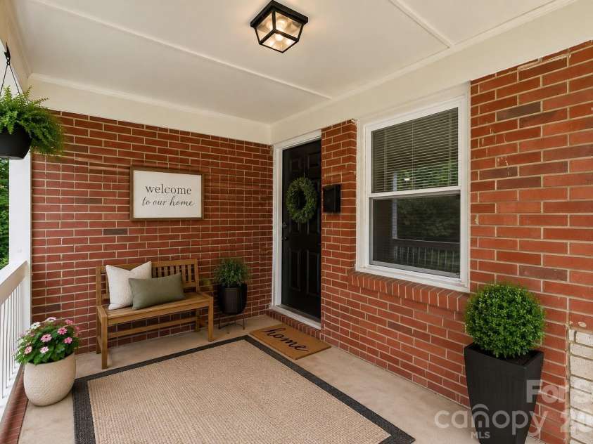 3624 Sargeant Drive, Charlotte, NC 28217.  MLS# CAR4411158, YatesRealty ID 41797. Virtually Staged.