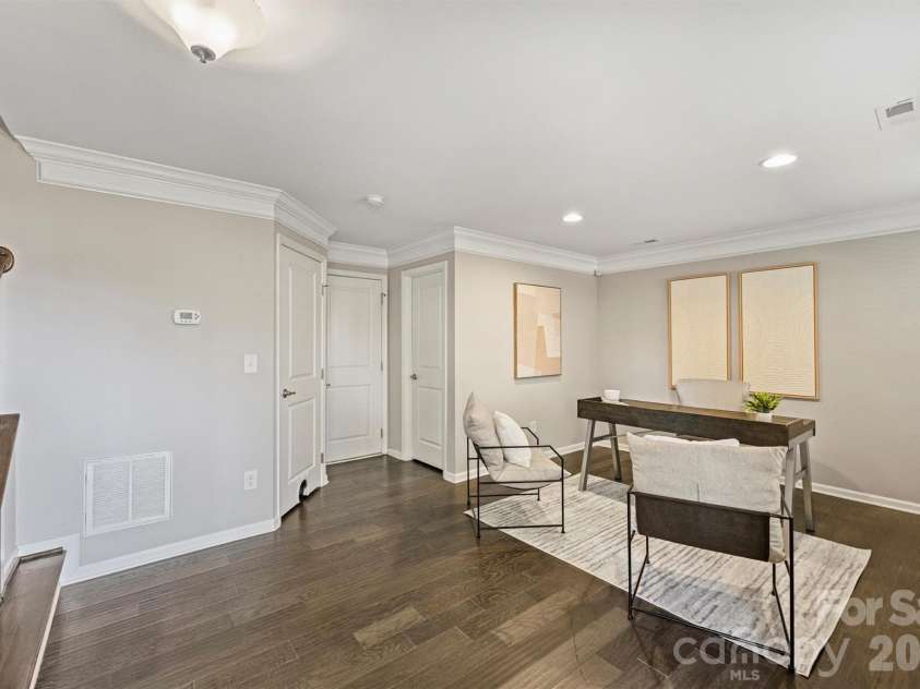 1317 Queen Lyon Court, Charlotte, NC 28205.  MLS# CAR4411356, YatesRealty ID 41799. 