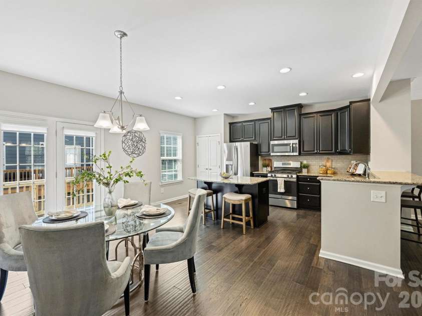 1317 Queen Lyon Court, Charlotte, NC 28205.  MLS# CAR4411356, YatesRealty ID 41799. 