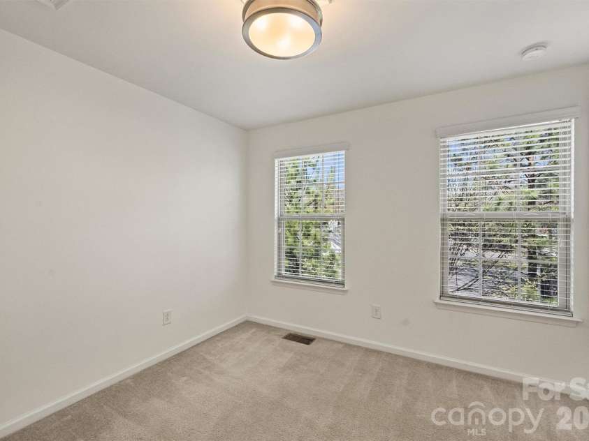 1317 Queen Lyon Court, Charlotte, NC 28205.  MLS# CAR4411356, YatesRealty ID 41799. 
