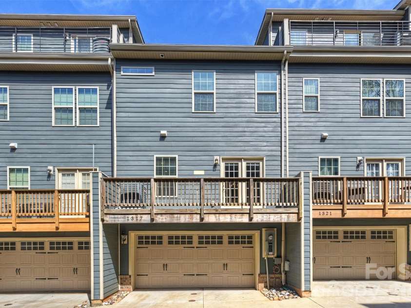1317 Queen Lyon Court, Charlotte, NC 28205.  MLS# CAR4411356, YatesRealty ID 41799. 