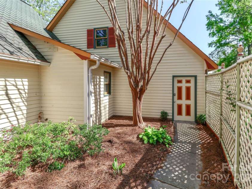 235 Walnut Street, Statesville, NC 28677.  MLS# CAR4134450, YatesRealty ID 418. 