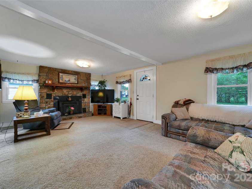 128 Summit Avenue, Brevard, NC 28712.  MLS# CAR4250495, YatesRealty ID 4180. 
