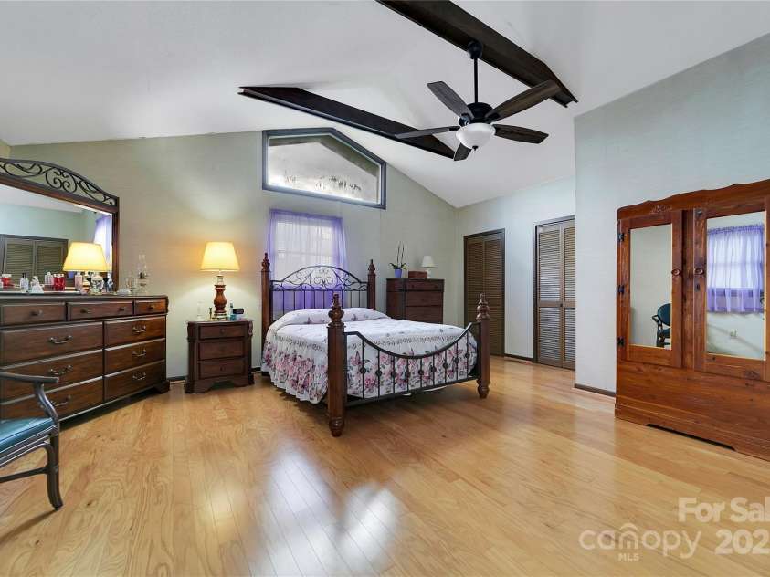 128 Summit Avenue, Brevard, NC 28712.  MLS# CAR4250495, YatesRealty ID 4180. 