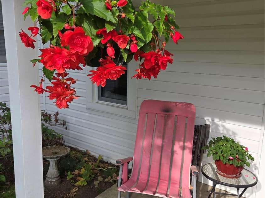 128 Summit Avenue, Brevard, NC 28712.  MLS# CAR4250495, YatesRealty ID 4180. 