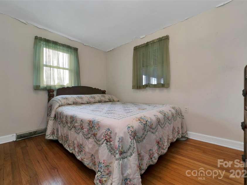 128 Summit Avenue, Brevard, NC 28712.  MLS# CAR4250495, YatesRealty ID 4180. Bedroom 3