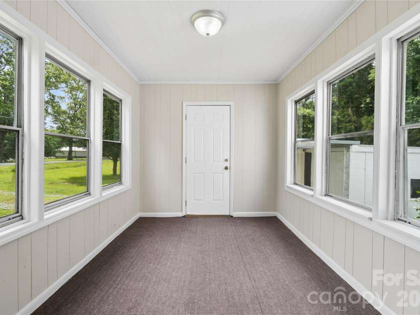 842 Moores Lake Road, Wadesboro, NC 28170.  MLS# CAR4411982, YatesRealty ID 41802. Mudd Room