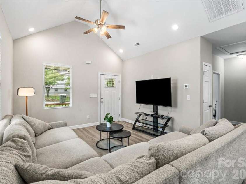 902 4th Street, Spencer, NC 28159.  MLS# CAR4412086, YatesRealty ID 41803. 