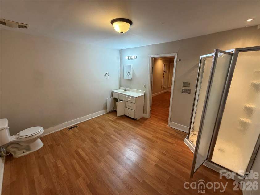 2558 Milton Avenue, Gastonia, NC 28052.  MLS# CAR4412202, YatesRealty ID 41805. Primary Bath