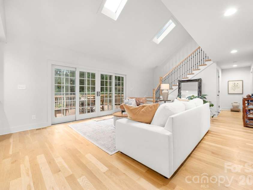 4421 Montibello Drive, Charlotte, NC 28226.  MLS# CAR4410489, YatesRealty ID 41806. 