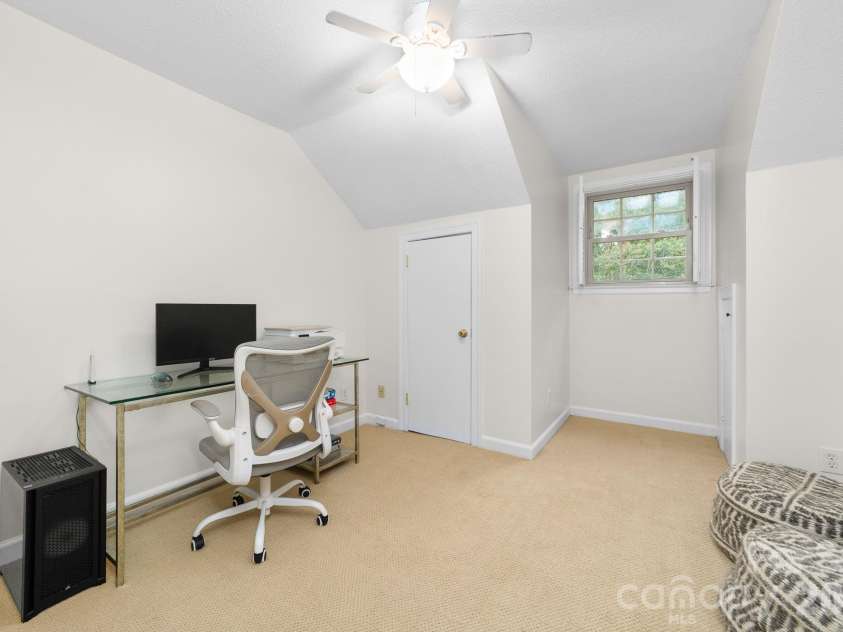 4421 Montibello Drive, Charlotte, NC 28226.  MLS# CAR4410489, YatesRealty ID 41806. 