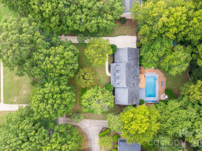 4421 Montibello Drive, Charlotte, NC 28226.  MLS# CAR4410489, YatesRealty ID 41806. 