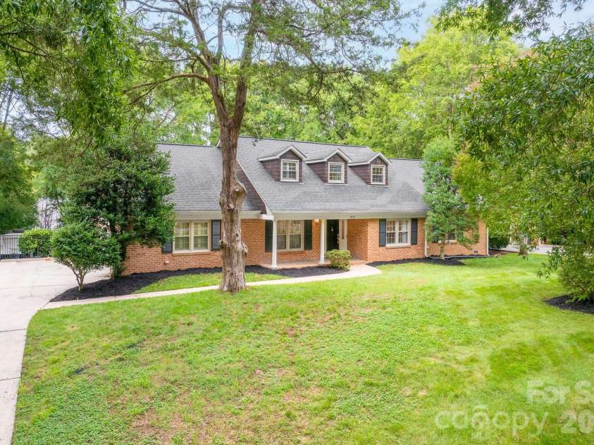 4421 Montibello Drive, Charlotte, NC 28226.  MLS# CAR4410489, YatesRealty ID 41806. 