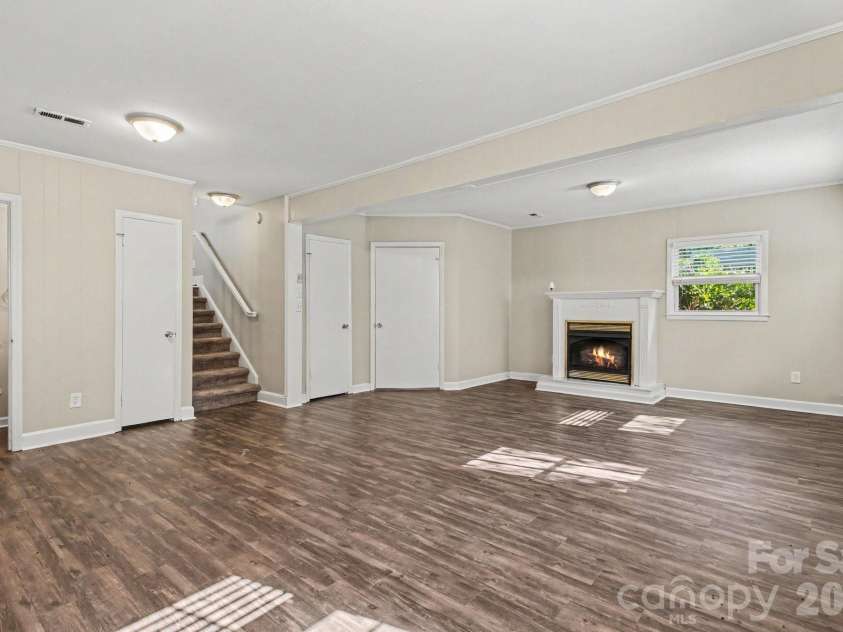 6209 Springfield Drive, Charlotte, NC 28212.  MLS# CAR4411035, YatesRealty ID 41807. 