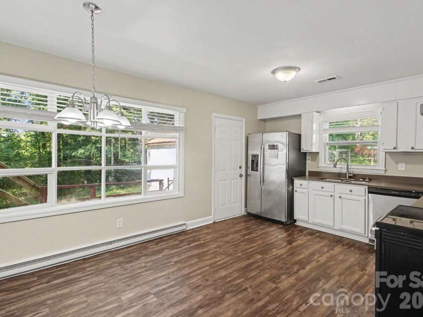 6209 Springfield Drive, Charlotte, NC 28212.  MLS# CAR4411035, YatesRealty ID 41807. 