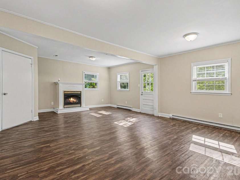 6209 Springfield Drive, Charlotte, NC 28212.  MLS# CAR4411035, YatesRealty ID 41807. 