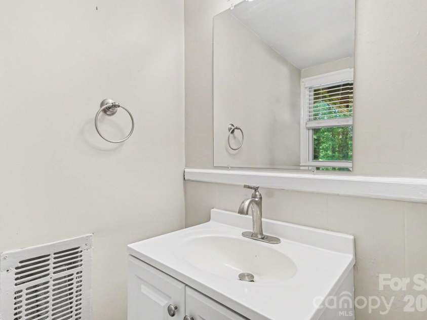 6209 Springfield Drive, Charlotte, NC 28212.  MLS# CAR4411035, YatesRealty ID 41807. 