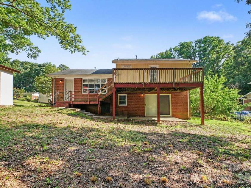 6209 Springfield Drive, Charlotte, NC 28212.  MLS# CAR4411035, YatesRealty ID 41807. 