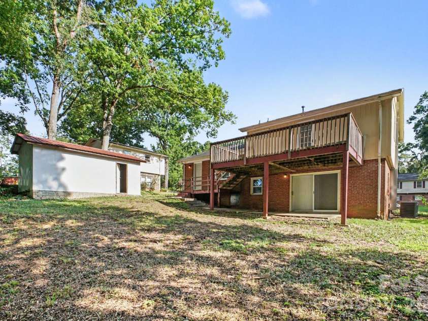 6209 Springfield Drive, Charlotte, NC 28212.  MLS# CAR4411035, YatesRealty ID 41807. 