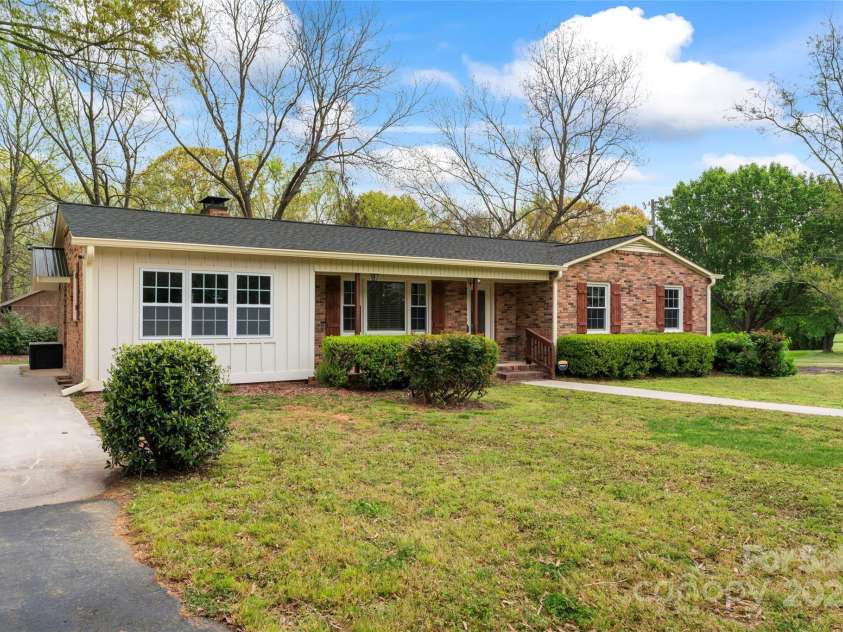 3987 Taxahaw Road, Lancaster, SC 29720.  MLS# CAR4240960, YatesRealty ID 4181. 