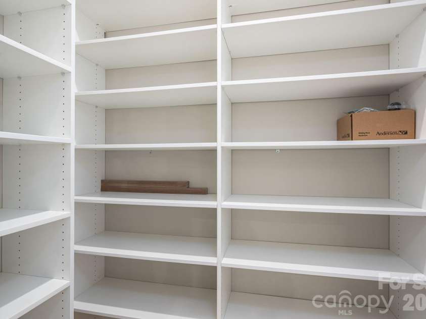 4436 Brancer Lane, Lincolnton, NC 28092.  MLS# CAR4319948, YatesRealty ID 4181. Walk in pantry