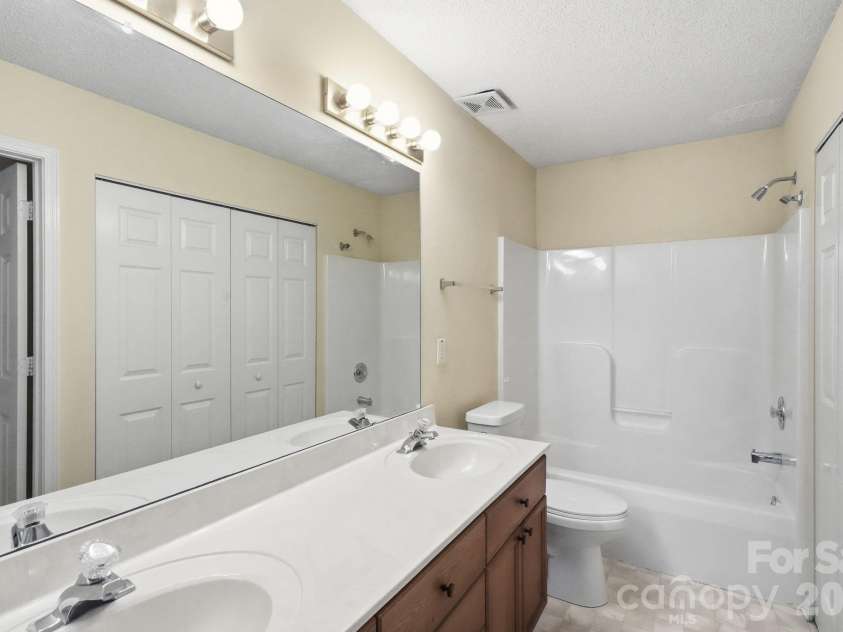 636 Emerald Cove Drive, Charlotte, NC 28262.  MLS# CAR4412162, YatesRealty ID 41812. 