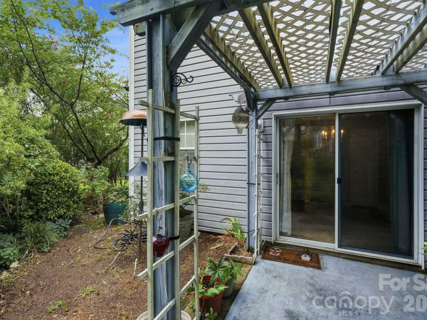 636 Emerald Cove Drive, Charlotte, NC 28262.  MLS# CAR4412162, YatesRealty ID 41812. 