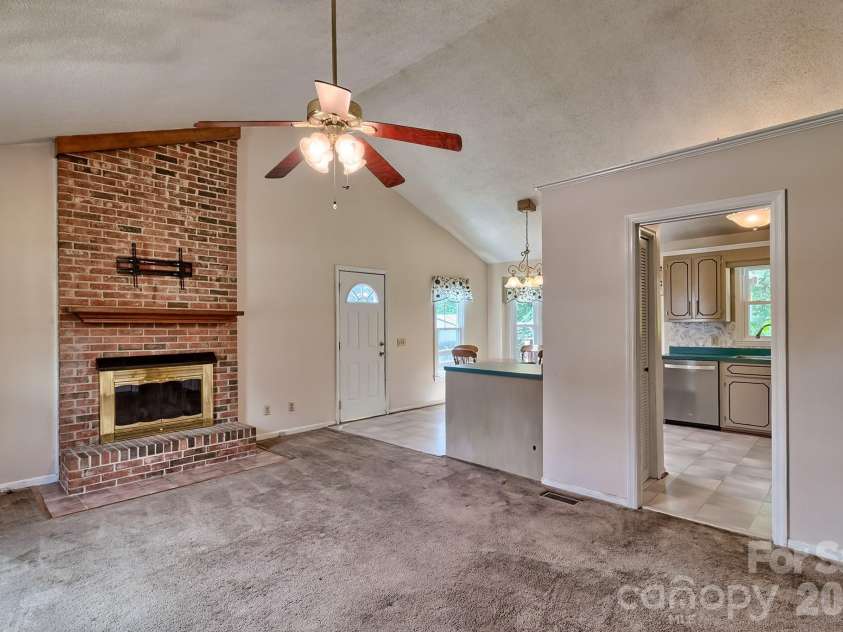 131 Santa Barbara Court, West Columbia, SC 29170.  MLS# CAR4412198, YatesRealty ID 41813. 