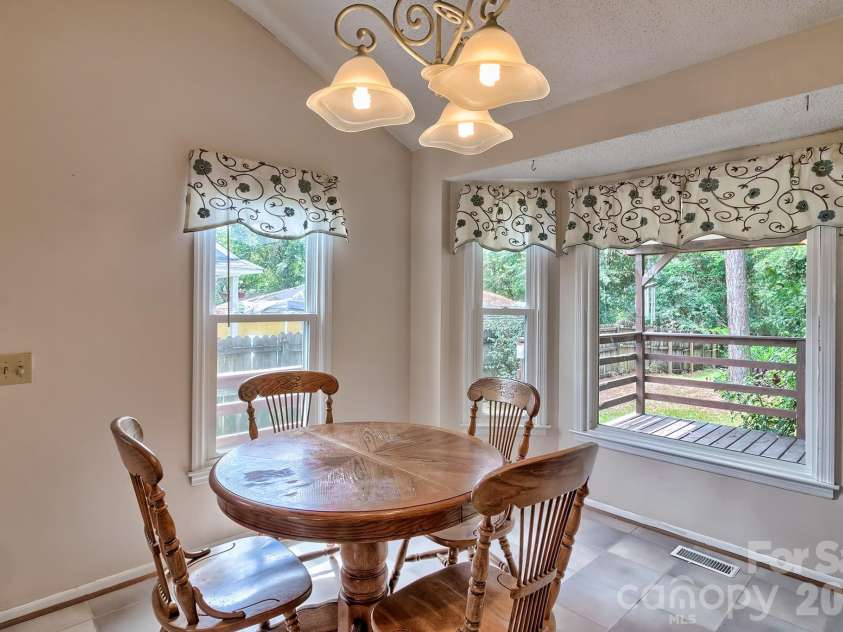 131 Santa Barbara Court, West Columbia, SC 29170.  MLS# CAR4412198, YatesRealty ID 41813. 