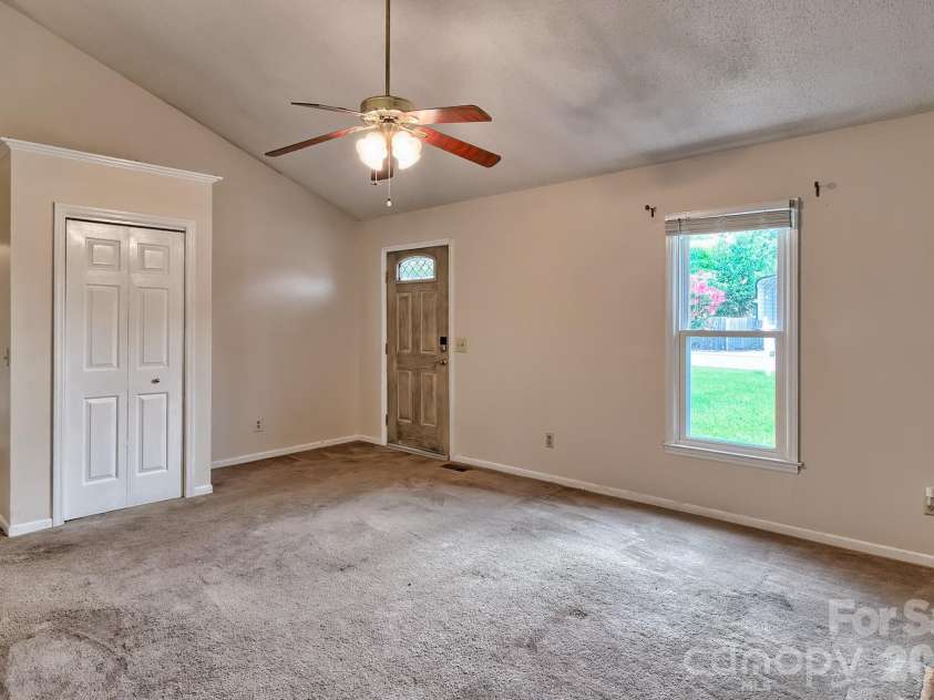 131 Santa Barbara Court, West Columbia, SC 29170.  MLS# CAR4412198, YatesRealty ID 41813. 
